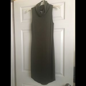 Hunter green sleeveless turtleneck dress